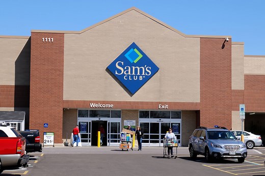 Sam’s Club Is Selling a Cozy 11-Foot Blanket for Only $40 (Buy One and Gift One!)