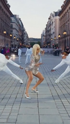 Space age looks by @Courrèges and Paco Rabanne took the runway during the 1960s section of #VogueWorld: Paris. And among the stars that surprised guests along the way was @teyanataylor, and she didn’t miss a beat. Tap the link in bio to revisit everything you missed from tonight’s celebration. | Vogue