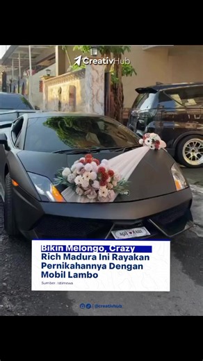 Momen pernikahan Agis dan Raul di Madura sukses mencuri perhatian. Saat otewe ke lokasi pesta, keduanya tampil mewah dengan menaiki Lamborghini yang dikawal deretan mobil-mobil premium lainnya 🚗✨ Bukan cuma pengantinnya yang jadi sorotan, iring-iringannya juga bikin warga sepanjang jalan auto nengok 👀 Tag temanmu yang kalau nikah nanti pengennya masuk venue naik Lamborghini #madura #crazyrich #newsupdate #fyi #pamekasan