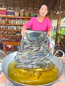 Pregnant chef cook river prawn with country style for 2 recipes Chef Sros | Cooking With Sros