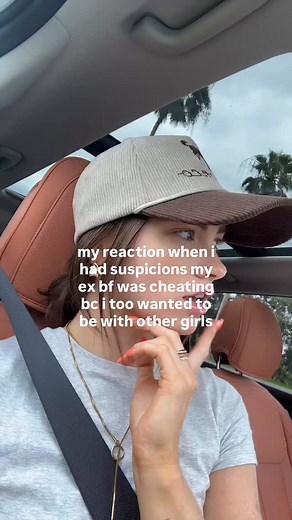 “ugh!!! how could you!!?” 👀🤭💭👩🏻‍❤️‍💋‍👩🏼🌈 #wlw #lgbtq #comphet #lateinlifelesbian #wlwpride | London Chandler