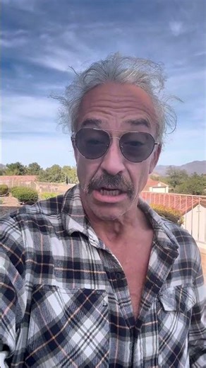 🐝 Any ideas on how to protect this hummingbird feeder from bees?