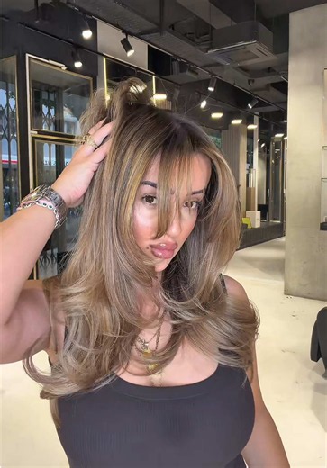 Honeyblonde Bronde & Butterfly Haircut by Lin