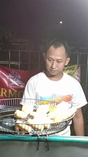 PENJUAL PEMPEK