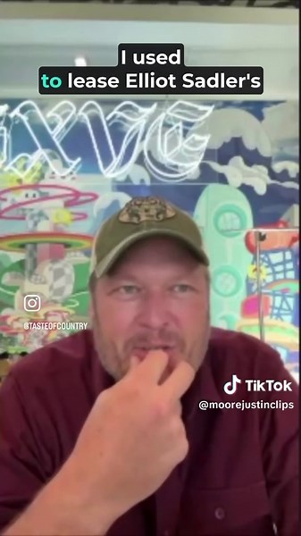 Blake Shelton Shares Hilarious Jet Story with Justin Moore