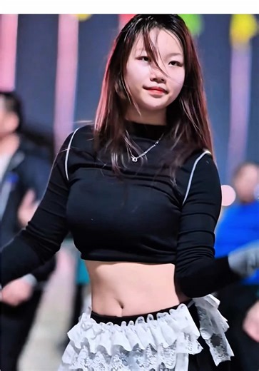 Enjoy a Beautiful Dance Routine for Happiness