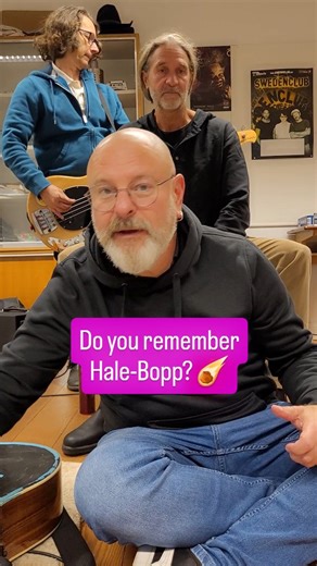 The rising of comet Hale-Bopp! ☄️‍ #halebopp #hale-bopp #komet #rentnerband #fromdeepinside #singen #singer #singersongwriter #oldmen #oldman #acouticpop #swedenclub #acoustic #swedish #sweden #lübeck #unplugged | swedenclub | Facebook