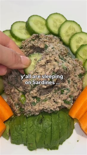 Sabrina | Biohacking for Women on Instagram: "👉 what most people don’t know! 1 can = almost double the omega-3s of salmon. EPA + DHA = lower inflammation, balanced hormones, easier cycles, and that lit-from-within glow. ☠️ Mercury? MUCH less harmful than other fish. They’re tiny + wild-caught, so they don’t accumulate heavy metals like salmon, tuna, or swordfish. The benefits: – clearer skin – better mood + PMS – healthier progesterone – stable blood sugar – calmer nervous system 💅 And yes… th