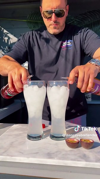 Stefanoff Ice Mix’s 🍇🥭🧊 Raspberry Crush Stefanoff Vodka Smirnoff Ice Mango & Passion Fruit Stefanoff Vodka Smirnoff Ice #stefanofficemix #stefanoff #aldivodka #aldifinds #raspberrycrush #mangoandpassionfruit #cocktails #summerdrinks