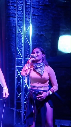 Buse Plan on Instagram: "2019 Exit Festival (the last exit) 😭 singing my fav song on the karaoke stage ❣️ p.s. no worries I’m not gonna release a single 😅 // 2019 Exit Festivali atladim karaoke sahnesine 500-600 kisi vardi; favori parcami soyledim. Cok ozledim yahu, kafama gore hareket edebilmeyi! Ha bu arada merak etmeyin single cikarma planim simdilik yok😂"