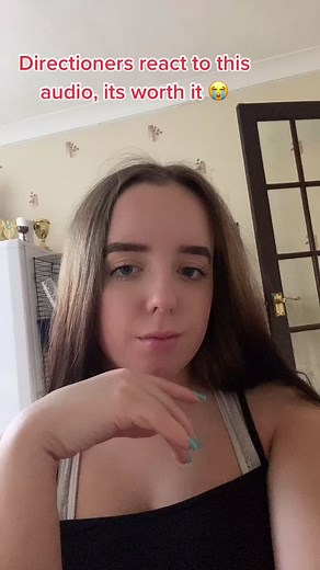 Directioners React to One Direction's Teenage Dirtbag Lyrics