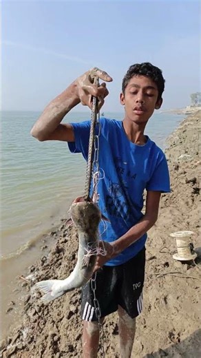 Giant Monster Fish Explodes from Deep River Water #fishinglife #fishing #bigfishcatch