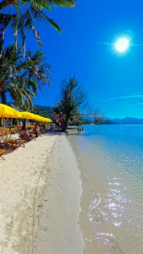 Walking in the sands, Chai Chet Beach, Koh Chang Thailand. #kohchang #kohchangthailand #thailand #thailandtravel | Richard Barton