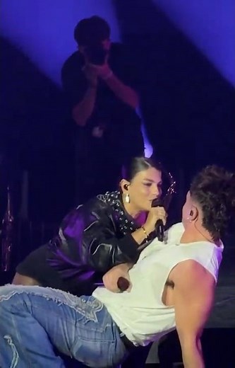 EMMA HO VOGLIA TE CON OLLY! #emma #olly #hovogliadite #lamorenonmibasta #ollylive #milano #perte