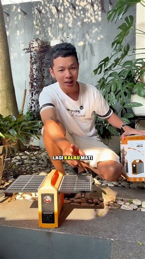 Expose 108000mAh Multifunction Portable Solar Generator, just leave it in the sun to recharge
