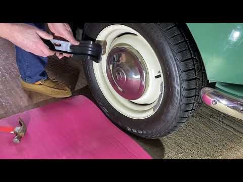 A very easy way to remove hubcaps without damage