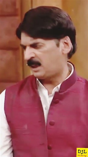 Shaqeel Siddiqui, Shurti & Karishma Kapoor Comedy Shaqeel Siddiqui brings his signature quick 😛😸😛😸