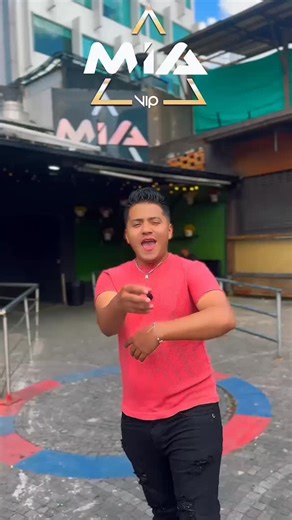 Mía Vip on Instagram: "🎶JUEVES REGGAETON 2025🎶 ✨💫CASA DEL PERREO💫✨ 👉SHOW DE LUCES 👉DJS EN VIVO 👉PIROTECNIA FRÍA 👉SHOW CABEZONES 👉CONCURSOS 👉PREMIOS SORPRESAS ⚡️OBLIGATORIO DOCUMENTO DE IDENTIDAD⚡️ 🔥TE ESPERAMOS🔥"