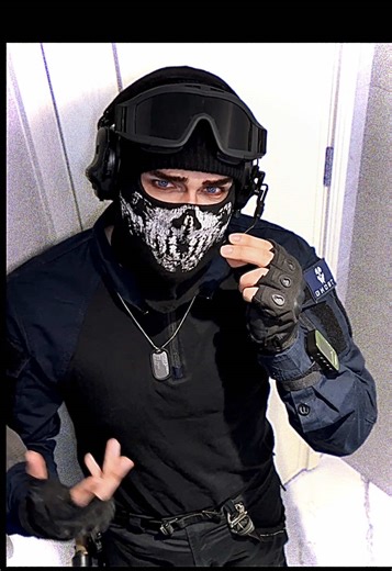 At this height, if no one gives a hand to support and something fatal happens 😡, could it be considered as murder⁉️ . #masked #maskedmen #keeganruss #keegancosplay #cod #cosplay ##mdni#keegan #codm #codcosplay #cosplayer #oc #funny