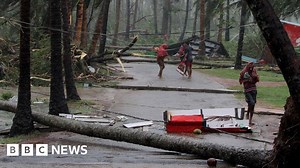 Cyclone Fani: Indians shelter from powerful storm