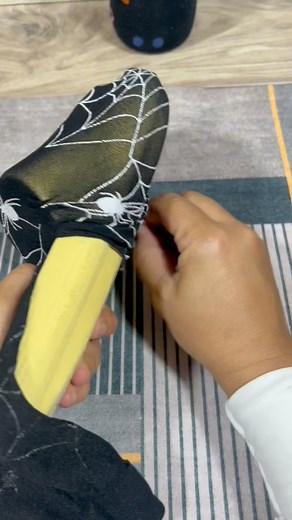 914K views · 4.2K reactions | Ganito lang magpaganda ng lumang tsinelas na pangbahay #tips #tutorial #hack #lifehacks #diyideas #tutorialvideo #ideas #EcoFriendly #lowbudget | Kim Diy | Facebook