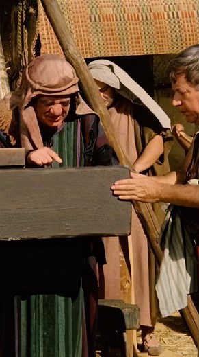 Paolo Villaggio e il nuovo 😂 taglio di capelli! Dal film Superfantozzi (1986)