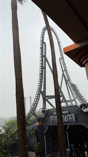 The Jurassic World VelociCoaster in the rain! #velocicoaster | see.uo