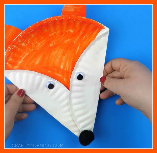 PAPER PLATE FOX CRAFT...so cute for the kids to make!! via Crafty Morning https://www.craftymorning.com/paper-plate-fox-craft | Crafty Morning