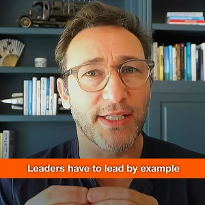 Do you want to elevate your leadership skills, amplify your performance, and exceed expectations at work? ⭐ Simon teamed up with his good friend Rich Diviney, a retired Navy SEAL Commander, to help you do just that. Discover the secrets to high performance from the Navy SEAL playbook with our online course: https://getinspired.cc/3Snbr5Y | Simon Sinek
