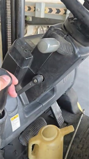 How to check Hand Brake alarm? #youtubeshort #shortsviral #howto #shorts #yt #ytviral #mechanic