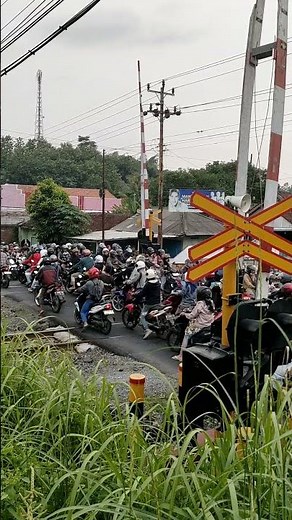 Ketika Palang Dibuka | When the Bar is Opened