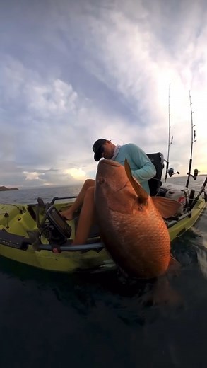 1.6K views · 60 reactions | A MONSTER off the yak by @kayakfishingcr !! Aclassic! #fishing #fish #fishinglife #bluewater #nature #fishingislife #angler #fiji #fisherman #fishingtrip #tuna #fishingaddict #bigfish #saltwaterfishing #kayaking #yakfishing #kayakfishing #bluewatertherapy #aclassic | Aclassic | Facebook
