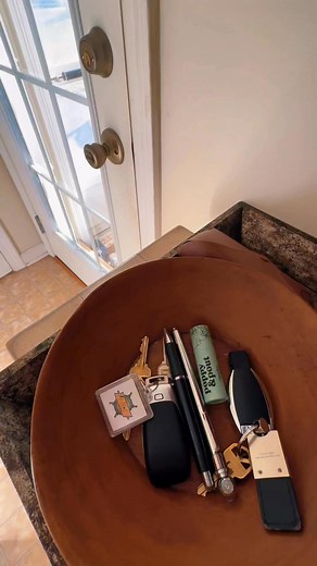 Home on Winter Break from SUNY Oswego – Part 3 💚💛 Hey again, here’s our third day of getting out and about in Rochester! (plus check out our previous outings) Day 3 Out & About in Rochester NY…here’s everywhere we went: ☕ First we stopped at Sips for some coffees 🚶 From there, we hit the Pier at Charlotte. The walk made me miss Oswego (Go💚Lakers!) 🔥 After that, warmed up at Lumos downtown – so relaxing 🍜 And then we had lunch at Tai Chi Bubble Tea in College Town 🎳 Wrapped up the day bowl