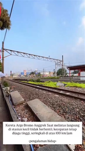 この動画、インドネシアで通勤電車に突っ込んだ長距離列車の運行風景らしいけど…。前に別で見たインドのガディマン急行程の速度じゃないけどさ、この速度で停車中の電車に突っ込んだら、アルミだ営団車だってのは関係ないと思うんだがな。突っ込まれた方は等しく粉々になっておかしくないでしょ。