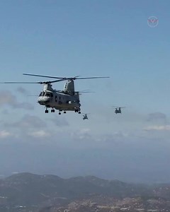 Amazing CH-46 Sea Knights in Action! 🔥🚁 | US Military News
