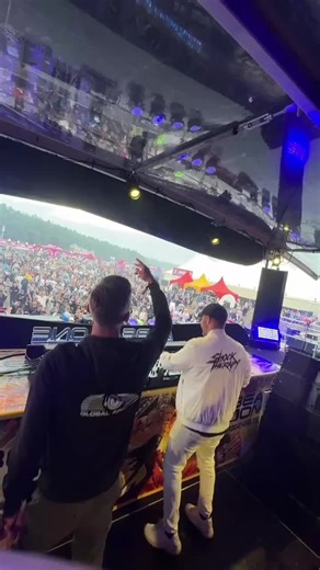1.6 MILLION STREAMS 💿📈🖤 Thank you @DJ Gollum Official @AIRBEAT ONE FESTIVAL