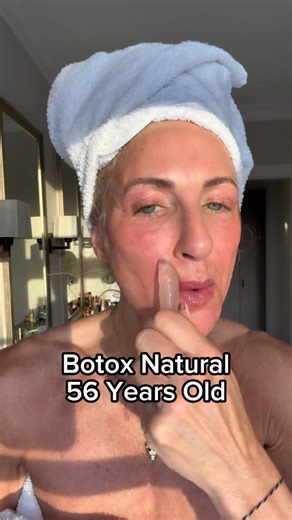 Sue Giers on Instagram: "❄️ Natural Botox? Yes please! Every now and then I use something incredibly simple – and so powerful – for fresh, lifted skin: ice! Ice instantly constricts blood vessels, which helps reduce puffiness, calm redness and tighten the look of pores. It boosts circulation, giving your skin that fresh, plump glow — and the cold temperature creates a temporary tightening effect that can make fine lines look smoother, almost like a mini Botox moment. I gently glide an ice cube (