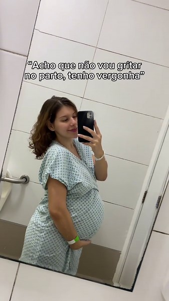 Na hora você não pensa é em nada e a vergonha vai com Deus 🤡 #partonormal #parto #seraqueeuvouberrar #viral #relatodeparto