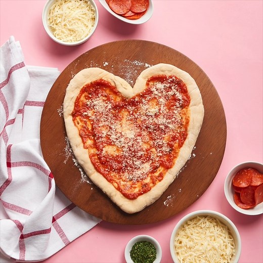 2.3K views · 36 reactions | Love and Pizza goes hand in hand. #HomemadePizza #PizzaLove #LoveAtFirstSlice #IndianPizza | Tupperware India | Facebook