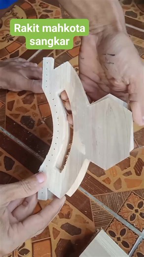 11K views · 56 reactions | Assemble the replica cage crown #mahkotasangkar #paku #kompresorangin #sangkarambrukan #sangkartiangstenlis #sangkarburung #reelsfb | Endri Susanto | Facebook