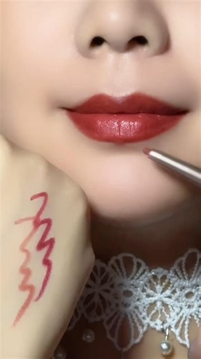 Perfect Lip Contour in Minutes 💄 | Double-Ended Lipstick + Lip Liner Tutorial for Fuller Lips