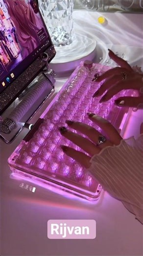 . . 🧊This keyboard can connect to a computer using a type C cable, or it can connect to a any