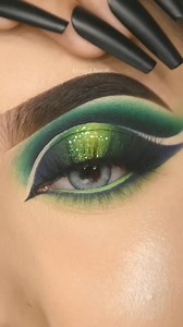 162K views · 2.7K reactions | Green Cut Crease Eye Makeup Tutorial...