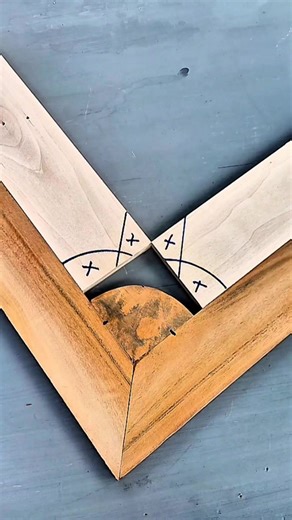 Woodworking tips and tricks 🪵🪚 #Woodworking #DIYProjects #Carpentry #Woodworker #ToolTips #MadeInTheUSA | Ar'vino Nasril Rashad