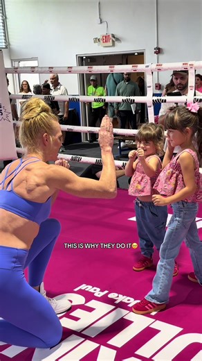 Every one of them started as a little girl with a dream… Now they’re the reason other little girls believe. 🥹💭 Buy your tickets NOW (LINK IN BIO)🎟️ ——— Saturday, January 3rd LIVE on DAZN Coliseo Roberto Clemente - San Juan, PR #SerranoTellez #HanHolm