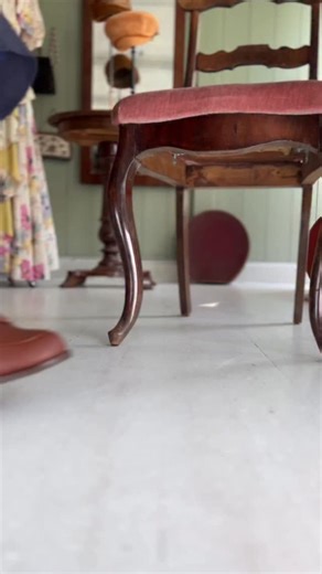 Rita is a pair of 1930s/1940s inspired winter boots, perfect for everyday wear on snowy winter days❄️ They feature a soft wool lining that ensures warmth and comfort, and rubber soles to keep you steady on icy surfaces💕 | memery