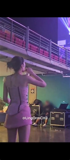 Thì ra P'Ling đã theo dõi toàn bộ phần trình diễn của N'Orm trong Fancon trong động tác So hot🙃👀 #lingorm#fancon#x#viralvideo#fyp