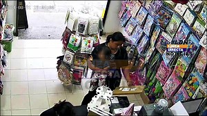 #Lamentable Captan a una mujer sustrayendo objetos de una tienda de globos en #Xicotepec