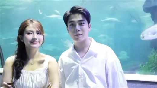 Lãng mạn ngôn tình đến mấy rồi cũng tố nhau ngoại tình cắm sừng 🥺 Hồi tháng 10 ai xin vía cầu hôn như trong clip của ông Bắc Vũ thì giờ chắc chạy vội 😌 Cre: Internet Explorer Beta￼ | Bật Mí Bí Mật