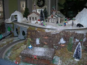 Holiday Model Train Set-Up